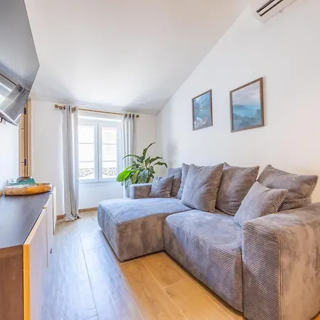 Duplex De Charme Au Coeur D'antibes * 昂蒂布