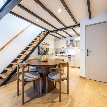 Duplex De Charme Au Coeur D'antibes Apartman