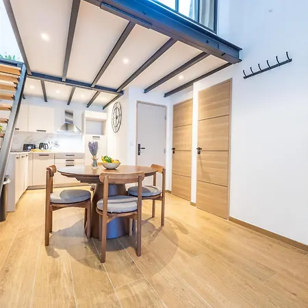 Duplex De Charme Au Coeur D'antibes 昂蒂布