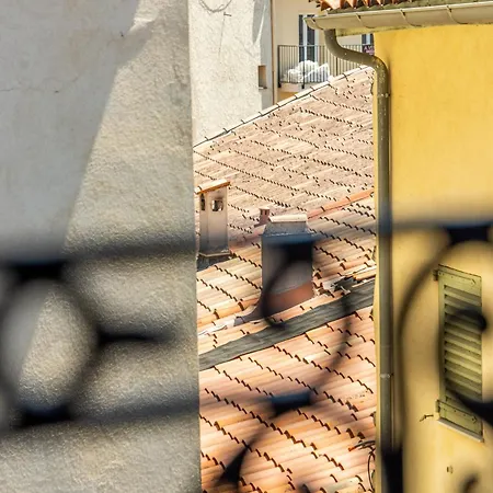 Duplex De Charme Au Coeur D'antibes 公寓